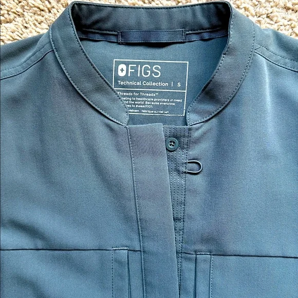 FIGS Women’s Scrub set. Color: Bonsai. - Picture 4 of 5